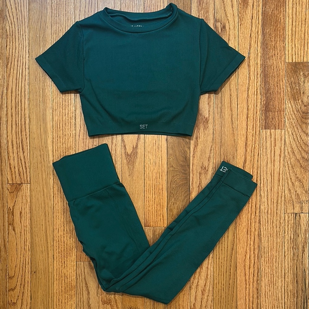 SET Active Dark Green Crop Top and Leggings